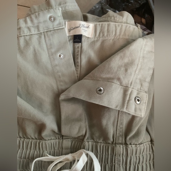 NWT Women’s Universal Thread khaki green denim romper Jumpsuit Drawstring Waist - Picture 4 of 6